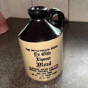The honeymoon drink YE OLDE LIQUEUR MEAD
Cornish Mead Company, LTD Cornwall jug